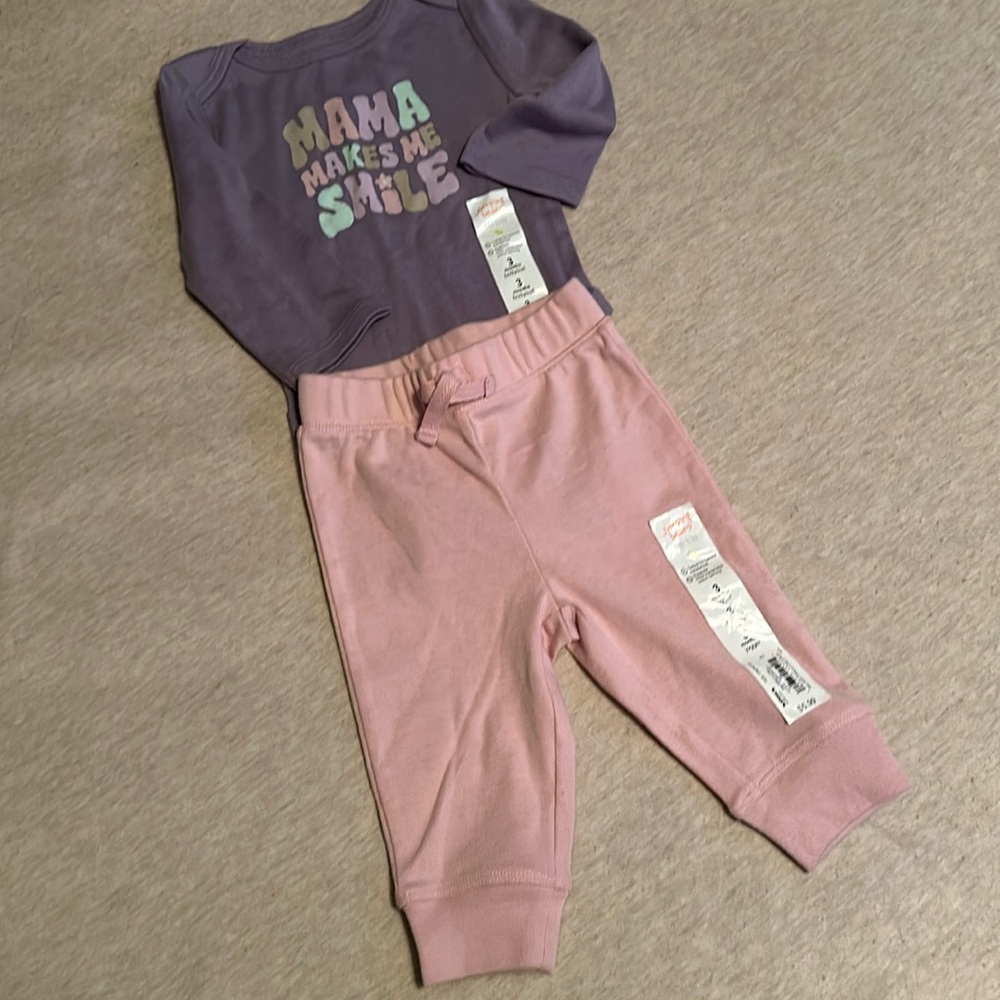 Comfort basics set for infant girl. Long sleeve cotton tshirt and comfy pants.